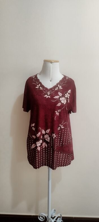 Blusa Vermelha Queimado com Bordados
