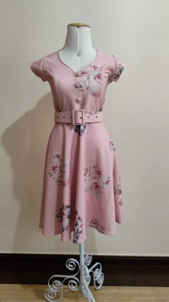 Vestido Midi Rosa com Floral Evasê com cinto - Moda Evangélica