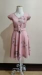 Vestido Midi Rosa com Floral Evasê com cinto - Moda Evangélica